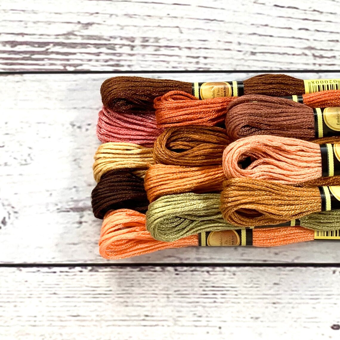 Lot de 12 fils à broder Sands of Time pour travaux d'aiguille et point de croix