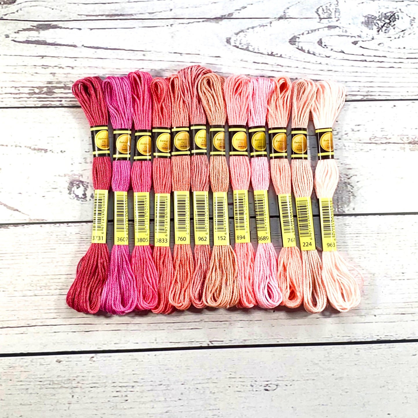 Ensemble de fils à broder Blush Blossom – CXC en rose tendre